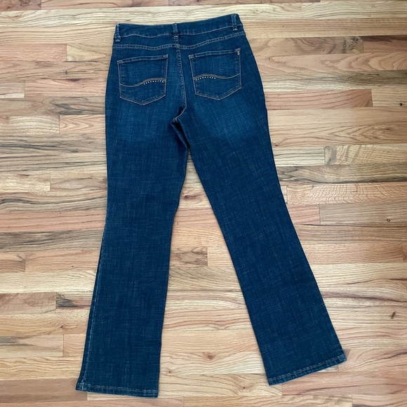 LIKE NEW Lee curvy fit boot cut jeans size 10 - Picture 3 of 5